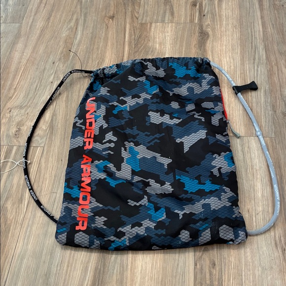 UNDER ARMOUR DRAWSTRING BAG - Picture 2 of 4